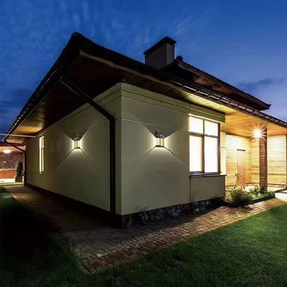 Álvaro™ | Aplique Solar Inteligente para Exteriores