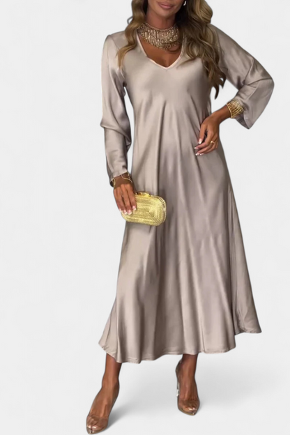Riva Vestido Fluido con Escote en V y Mangas Largas